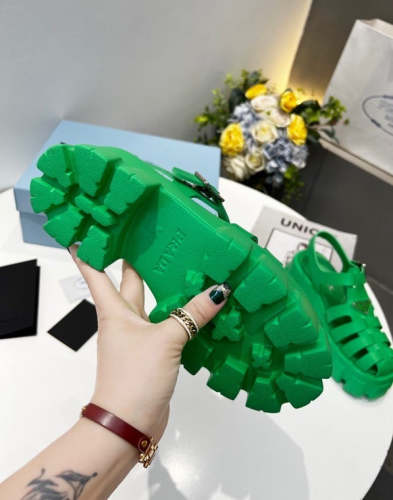 Flat sandals slippers , size 35-40 ,with box, SS70-1295
