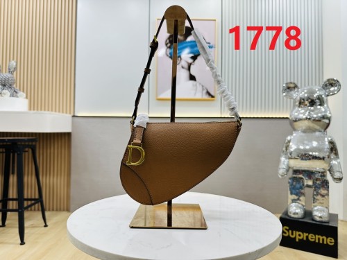 Leather bag ,5A , size 20x19x4cm ,no box,  B88-1778