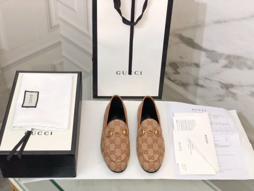 flat shoes  size 35-44,with box, SS60-774