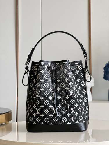 jacquard denim bag ,AAAAA ,size 28*33*20cm ,no box, B110-91