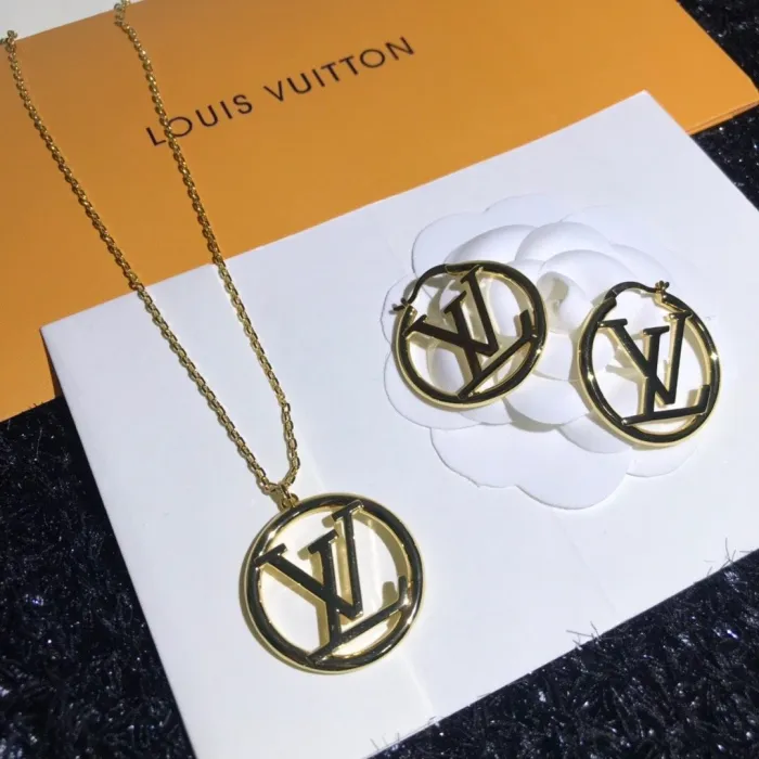Set jewelry, earring and necklace,, with box
