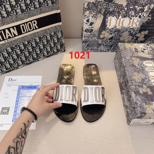 Flat leather sandals slippers , size 34-42 ,with box, SS50-1021
