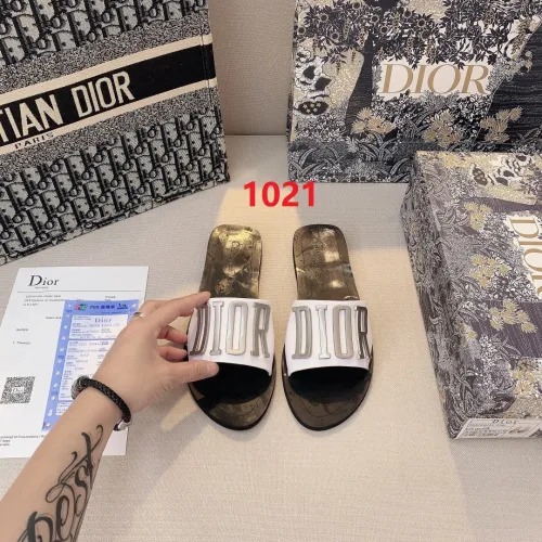 Flat leather sandals slippers , size 34-42 ,with box, SS50-1021