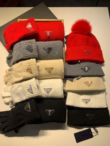 cashmere cotton scarf and gloves and hat ,no box. HX68-28-32