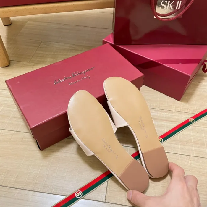 Flat leather sandals slippers , size 35-42 ,with box, SS50-1011-1019