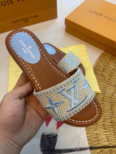 Flat leather sandals slippers , size 35-41 ,with box, SS50-918