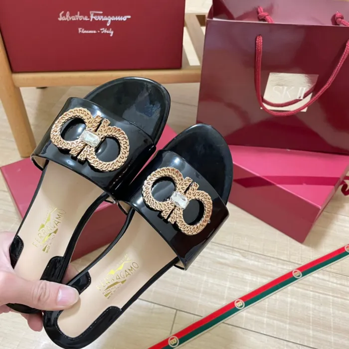 Flat leather sandals slippers , size 35-42 ,with box, SS50-1011-1019