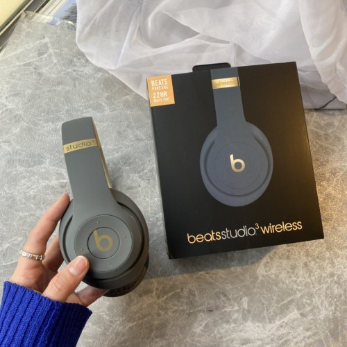 Beats Studio3 Wireless  Bluetooth headset