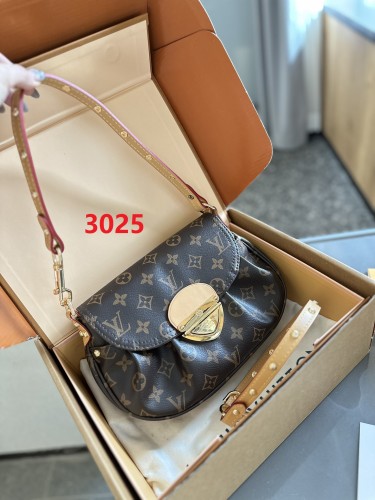 Split leather bag ,3A ,size 27x18x3cm,no box,  B75-3025