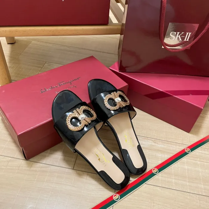 Flat leather sandals slippers , size 35-42 ,with box, SS50-1011-1019
