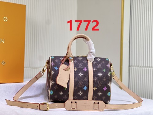 Leather bag ,5A , size 25x15x11cm ,no box,  B88-1772