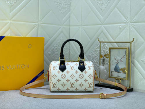 M46906， Leather bag ,5A , size  20.5X13.5X12cm ,no box,  B88-1744