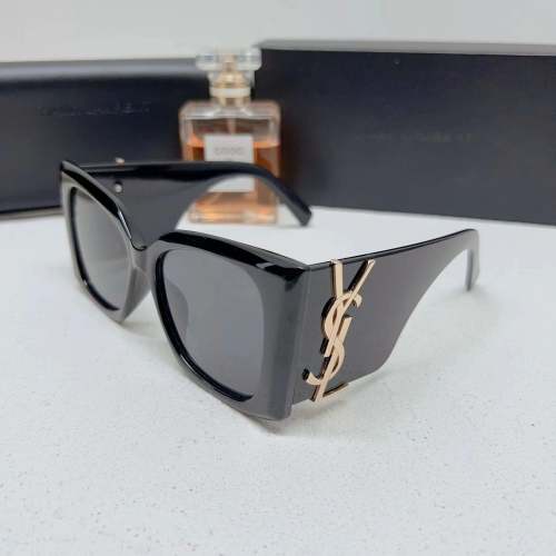 Blue light blocking sunglasses with the box and case ,G25-2566-2571