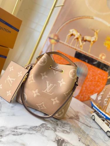 Leather bag ,AAAAA ,. size 26*26*17cm ,no box, B110-108