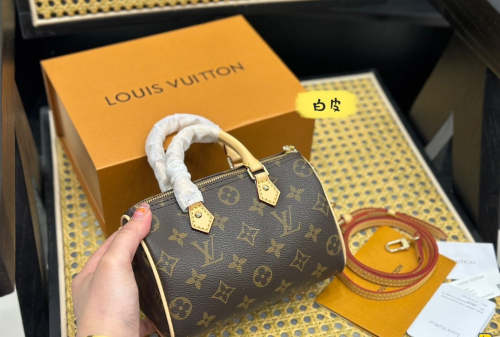 AAAA quality ,split leather bag purse , size: 18cm, B68-6037-6038
