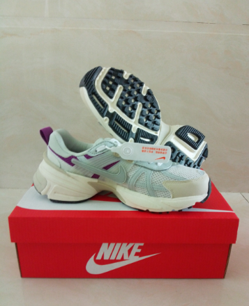 Women runner sneaker shoes,  with box,size 36-40，SS70-83