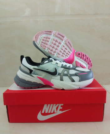 Women runner sneaker shoes,  with box,size 36-40，SS70-82
