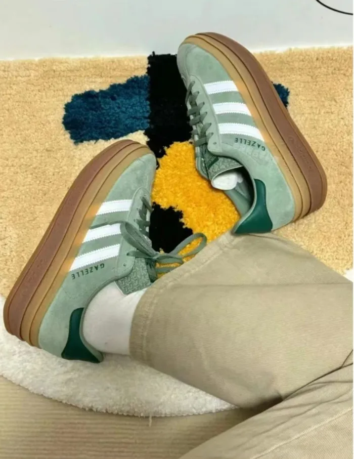 Women sneaker shoes, with box, size 35.5-42, SS60-459-673
