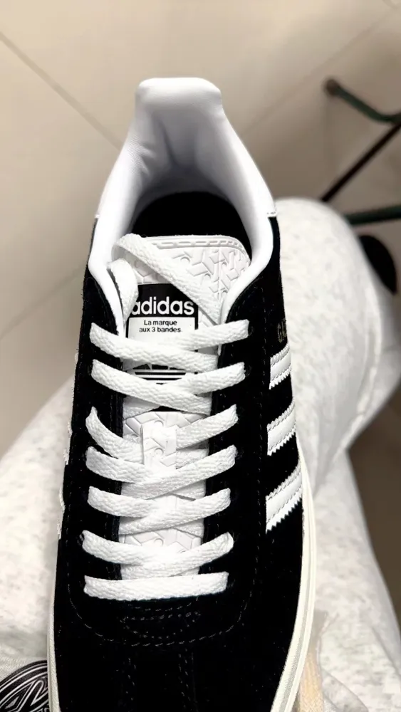 Women sneaker shoes, with box, size 35.5-42, SS60-459-673
