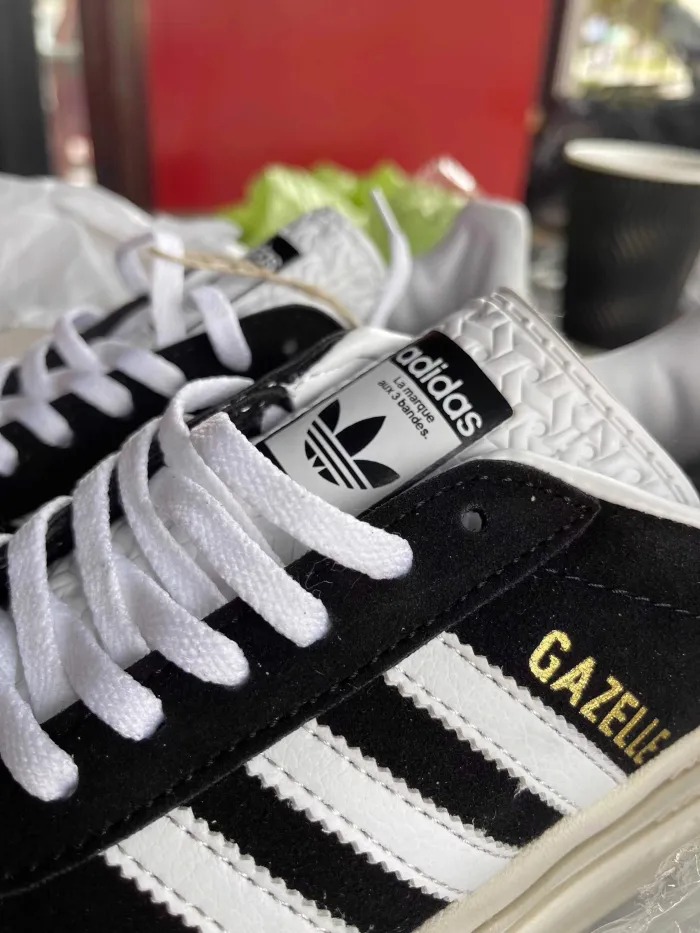 Women sneaker shoes, with box, size 35.5-42, SS60-459-673
