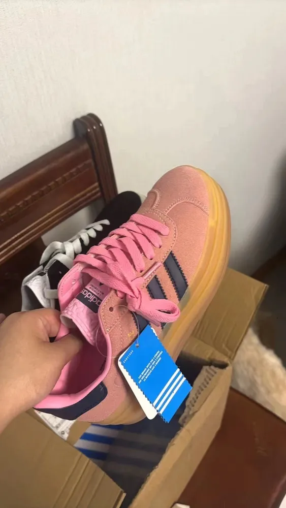 Women sneaker shoes, with box, size 35.5-42, SS60-459-673