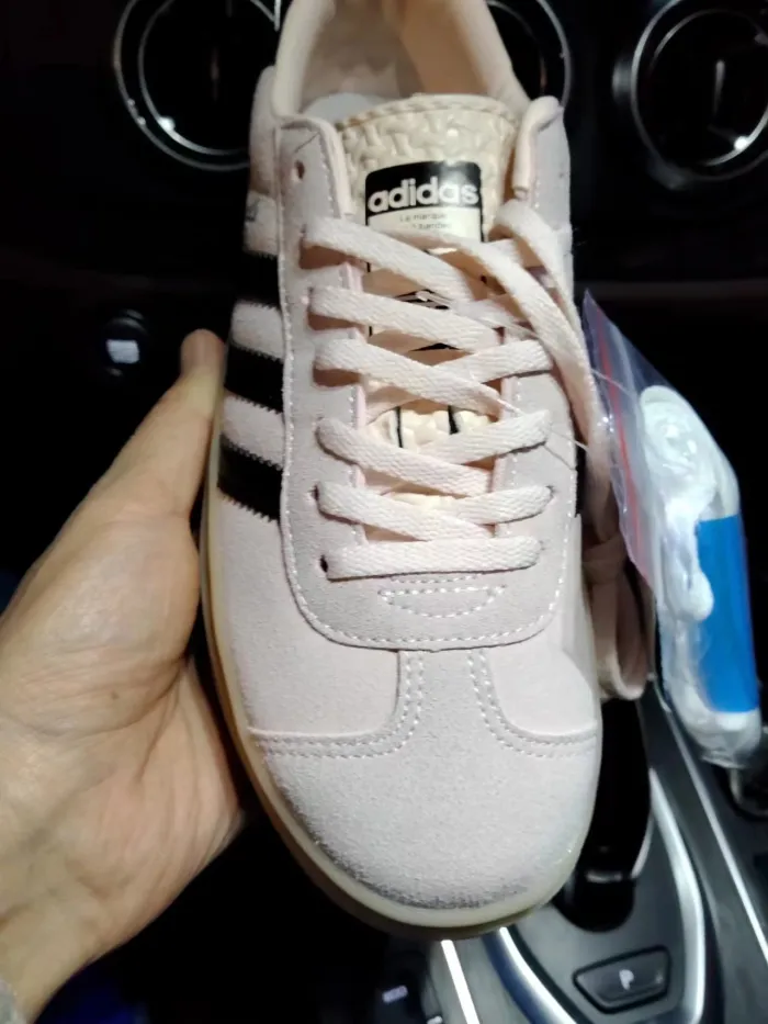 Women sneaker shoes, with box, size 35.5-42, SS60-459-673