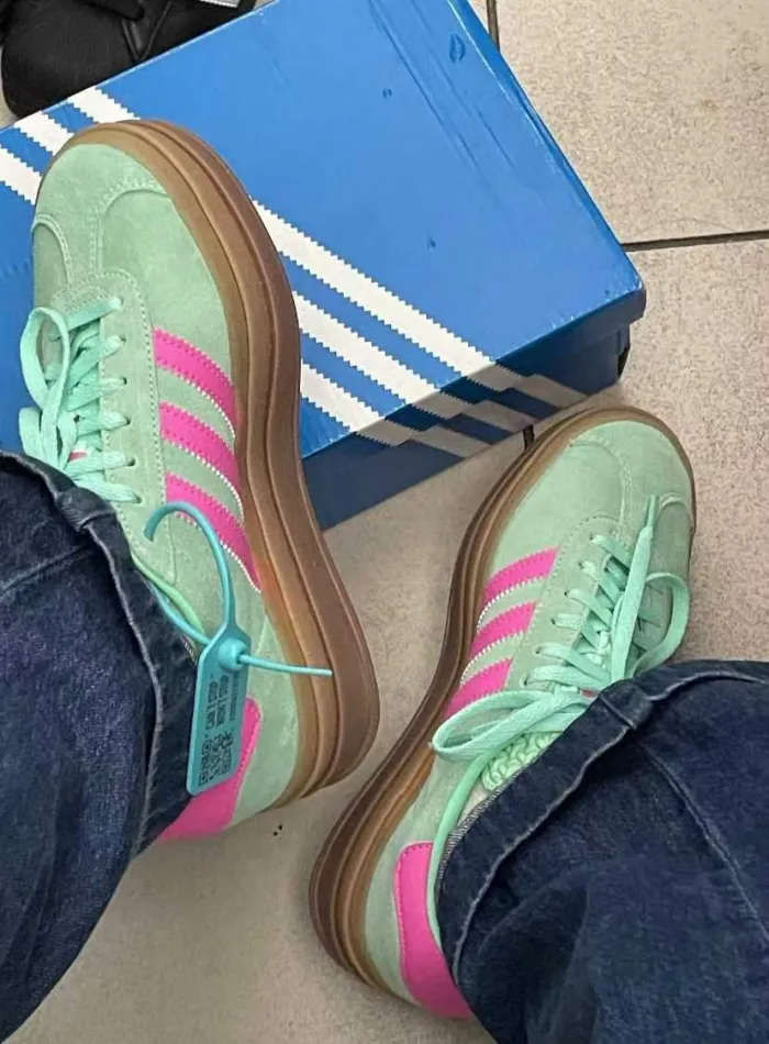 Women sneaker shoes, with box, size 35.5-42, SS60-459-673