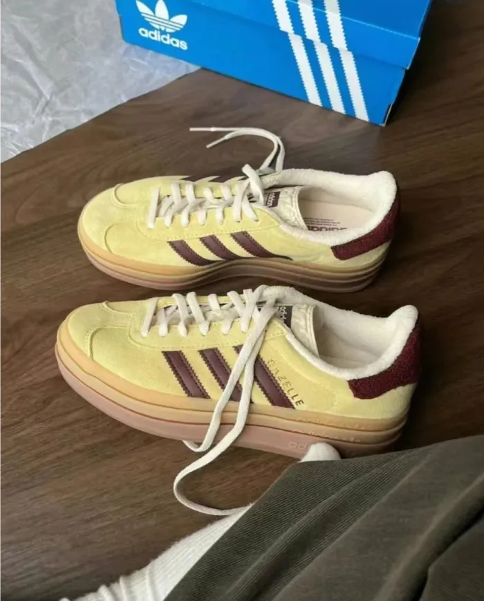 Women sneaker shoes, with box, size 35.5-42, SS60-459-673