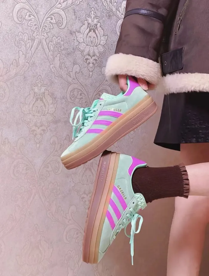Women sneaker shoes, with box, size 35.5-42, SS60-459-673