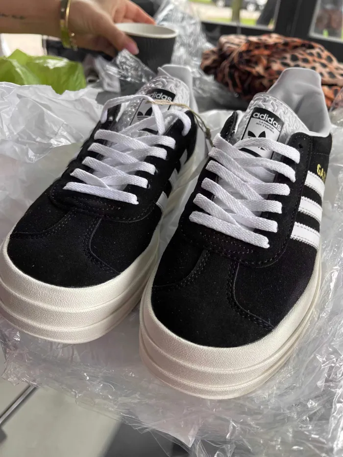 Women sneaker shoes, with box, size 35.5-42, SS60-459-673