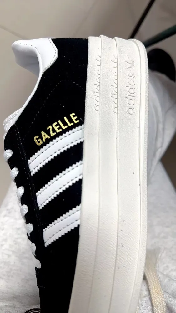 Women sneaker shoes, with box, size 35.5-42, SS60-459-673