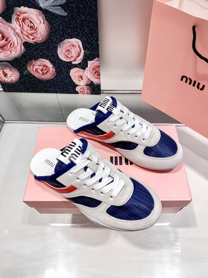 Women flat shoes,size 35-40, with box，SS70-220