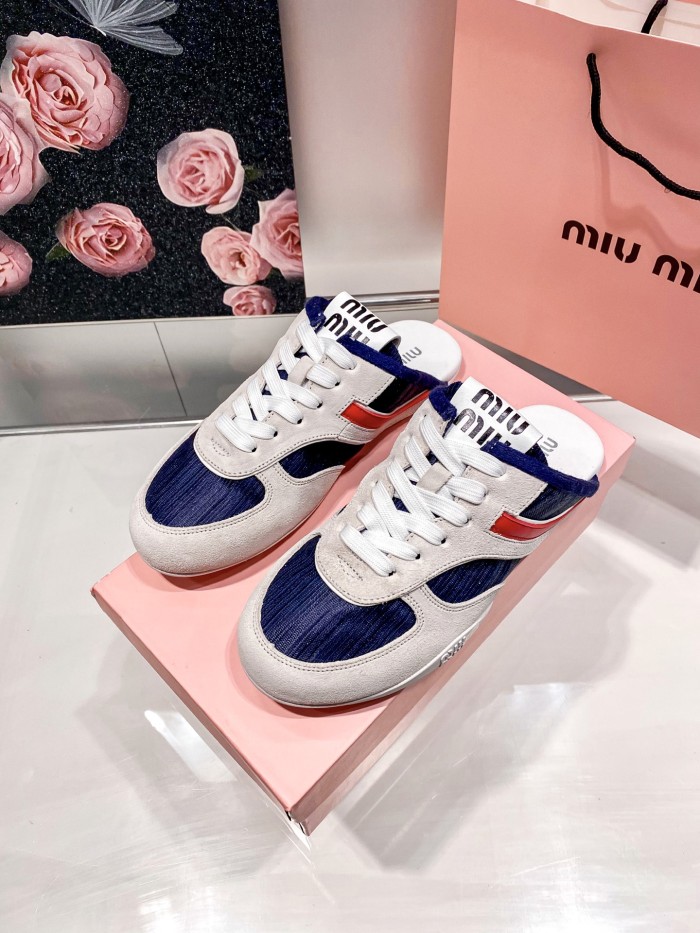Women flat shoes,size 35-40, with box，SS70-220