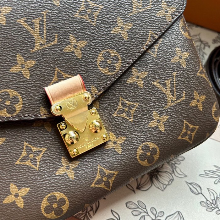 Split leather bag ,3A , size 25x18cm,no box,  B68-121-122