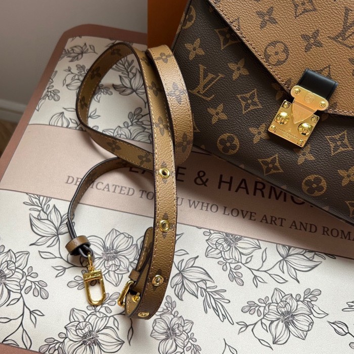 Split leather bag ,3A , size 25x18cm,no box,  B68-121-122