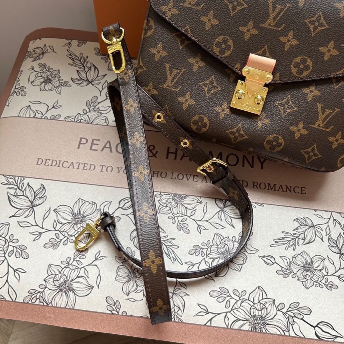 Split leather bag ,3A , size 25x18cm,no box,  B68-121-122