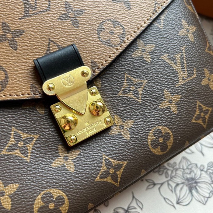 Split leather bag ,3A , size 25x18cm,no box,  B68-121-122