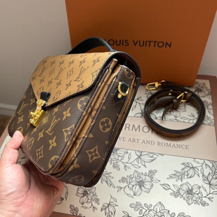 Split leather bag ,3A , size 25x18cm,no box,  B68-121-122