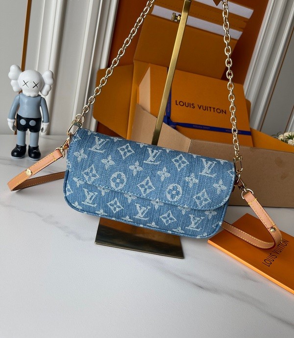 Split leather bag ,4A , size 23.5*12*4.3cm, no box,  B68-123-127
