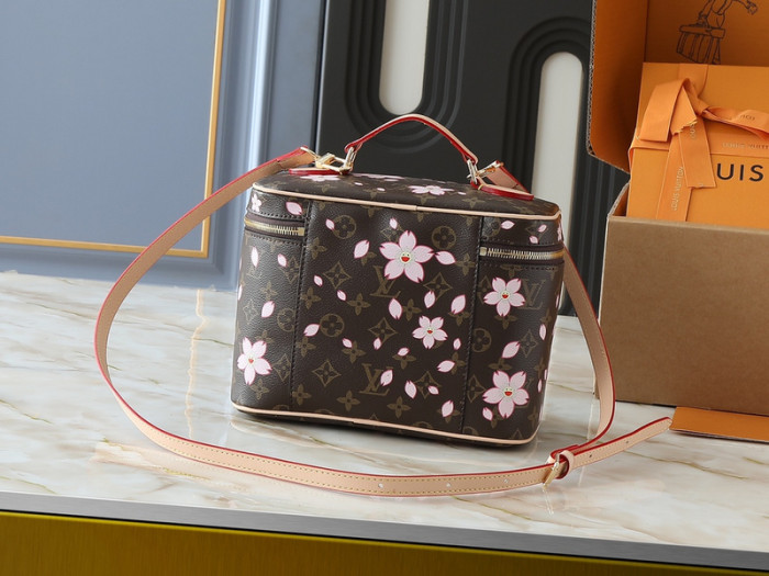Split leather bag ,4A , size 14*10.2*8.5 cm or 20*13.5*12cm or 24*17*14cm, no box,  B75-249
