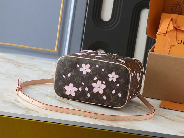 Split leather bag ,4A , size 14*10.2*8.5 cm or 20*13.5*12cm or 24*17*14cm, no box,  B75-249