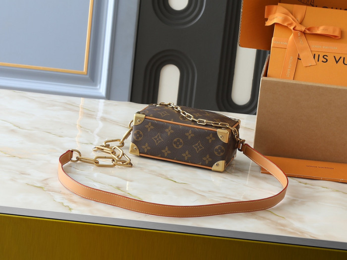 Split leather bag ,4A , size 18.5*13*8cm, no box,  B75-235-240