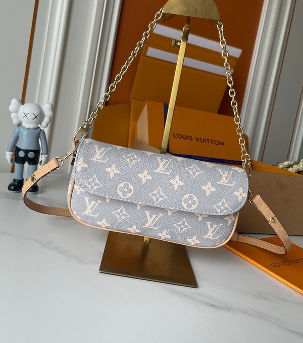 Split leather bag ,4A , size 23.5*12*4.3cm, no box,  B68-123-127