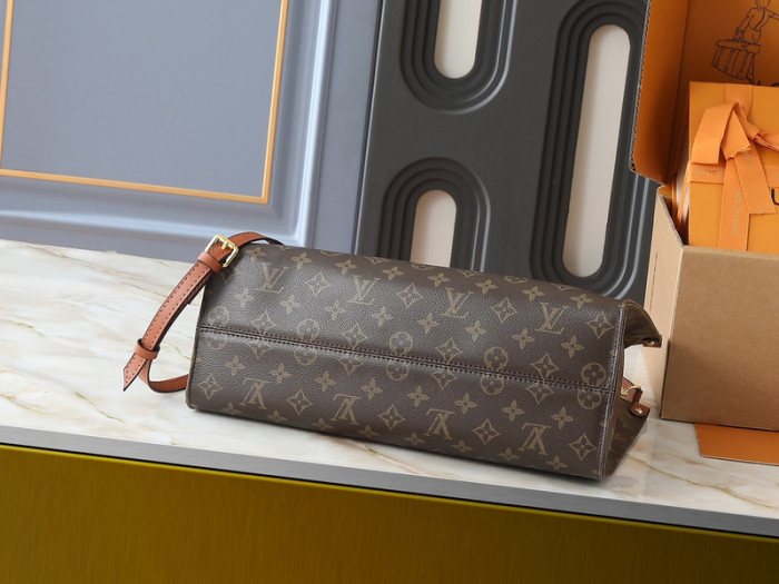 Split leather bag ,4A , size 37*29*16cm, no box,  B75-233
