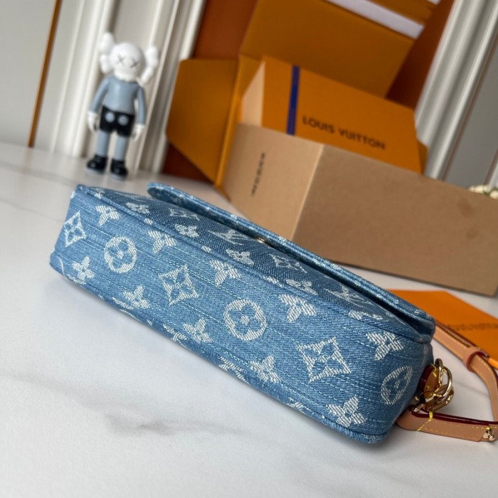 Split leather bag ,4A , size 23.5*12*4.3cm, no box,  B68-123-127