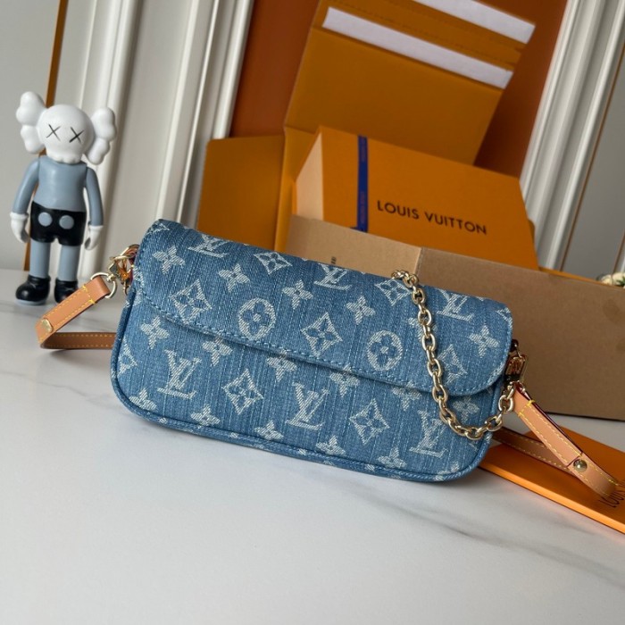 Split leather bag ,4A , size 23.5*12*4.3cm, no box,  B68-123-127