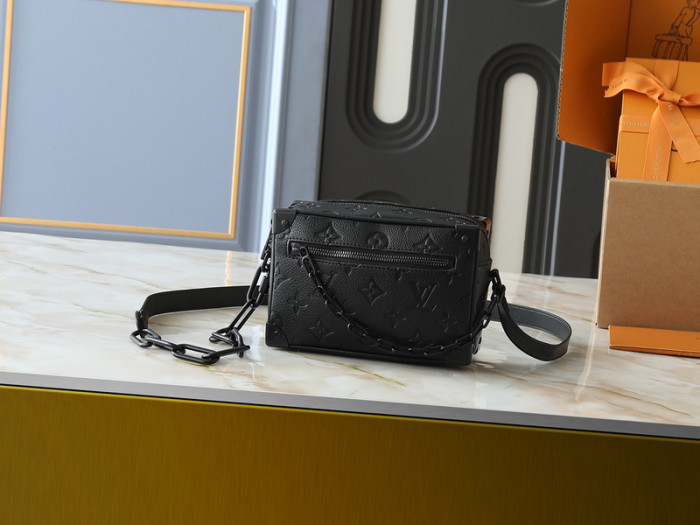 Split leather bag ,4A , size 18.5*13*8cm, no box,  B75-235-240
