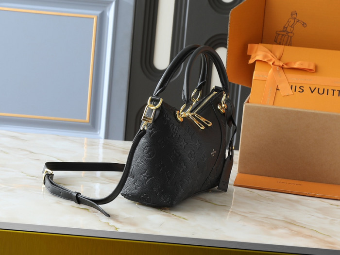 Split leather bag ,4A , size27*19*11 cm, no box,  B80-44