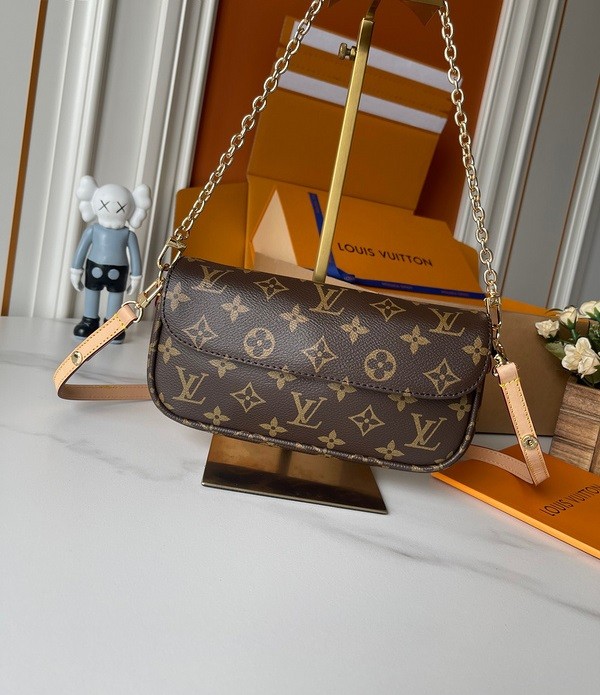 Split leather bag ,4A , size 23.5*12*4.3cm, no box,  B68-123-127
