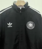 1990 Germany White & Black Retro Double sided Windbreaker (双面风衣)